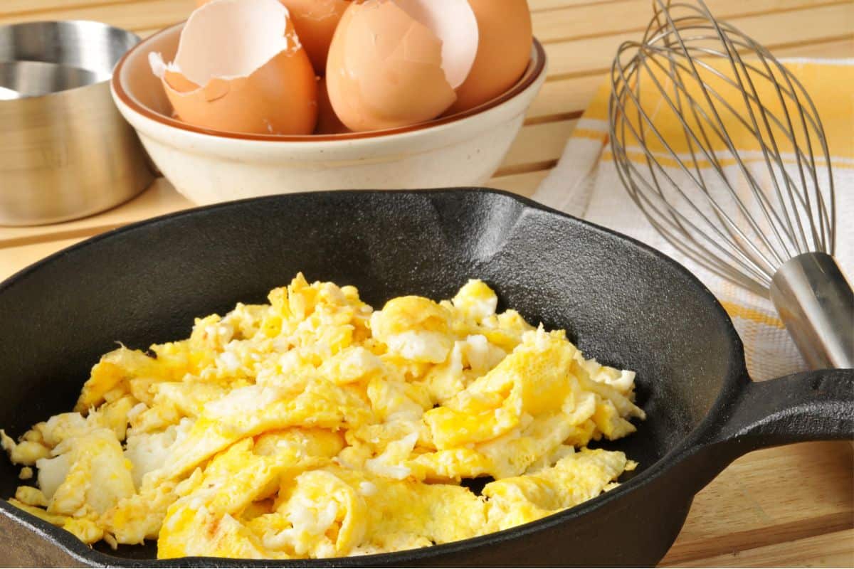 How To Cook Scrambled Eggs in Cast Iron (The RIGHT Way)